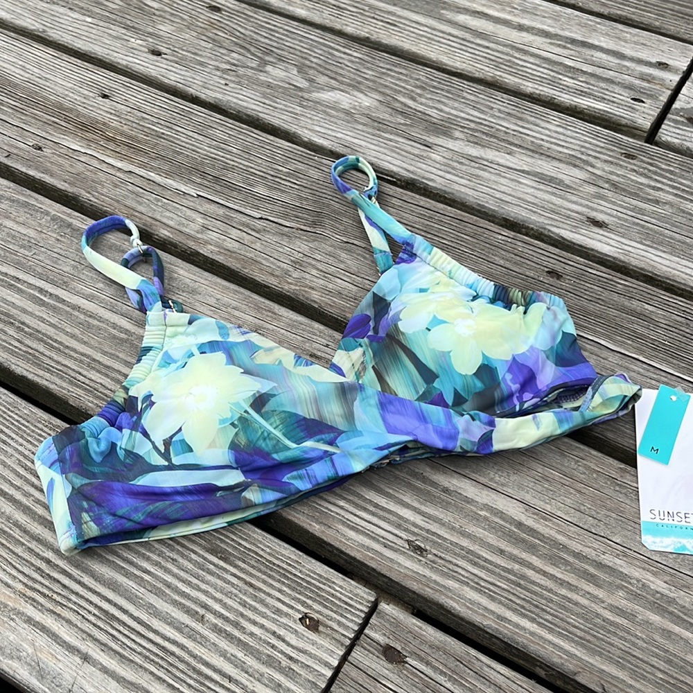 Sunsets Retreat Wrap Bikini Top,Medium,NWT - Picture 2 of 12